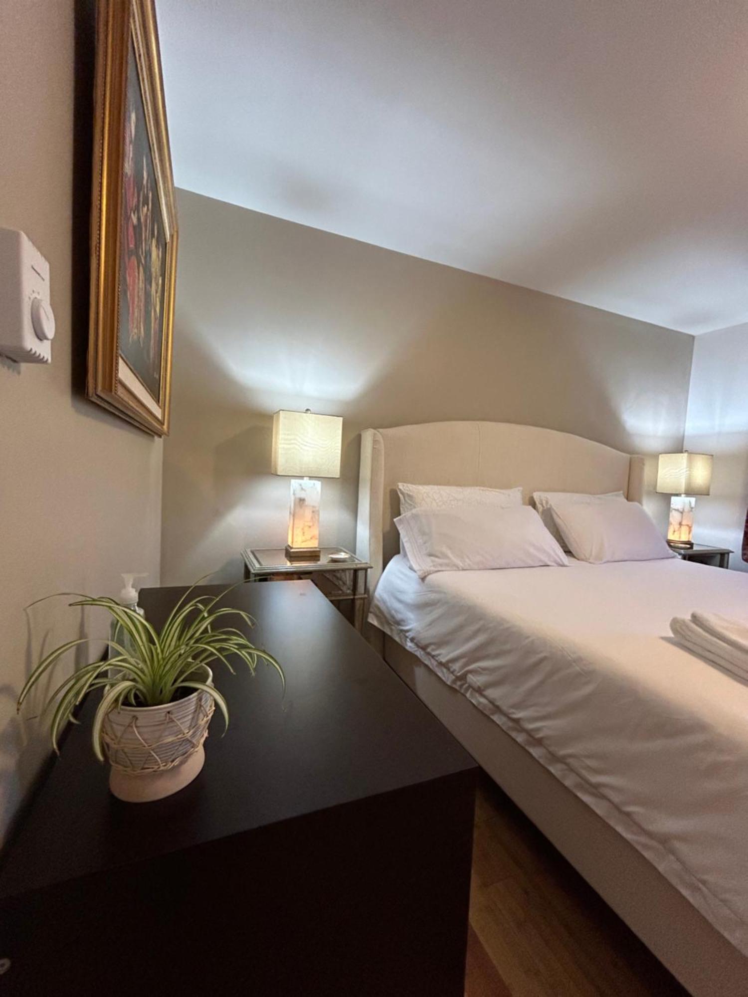 North Nanaimo Gem - Garden-View Room With Private Ensuite 外观 照片