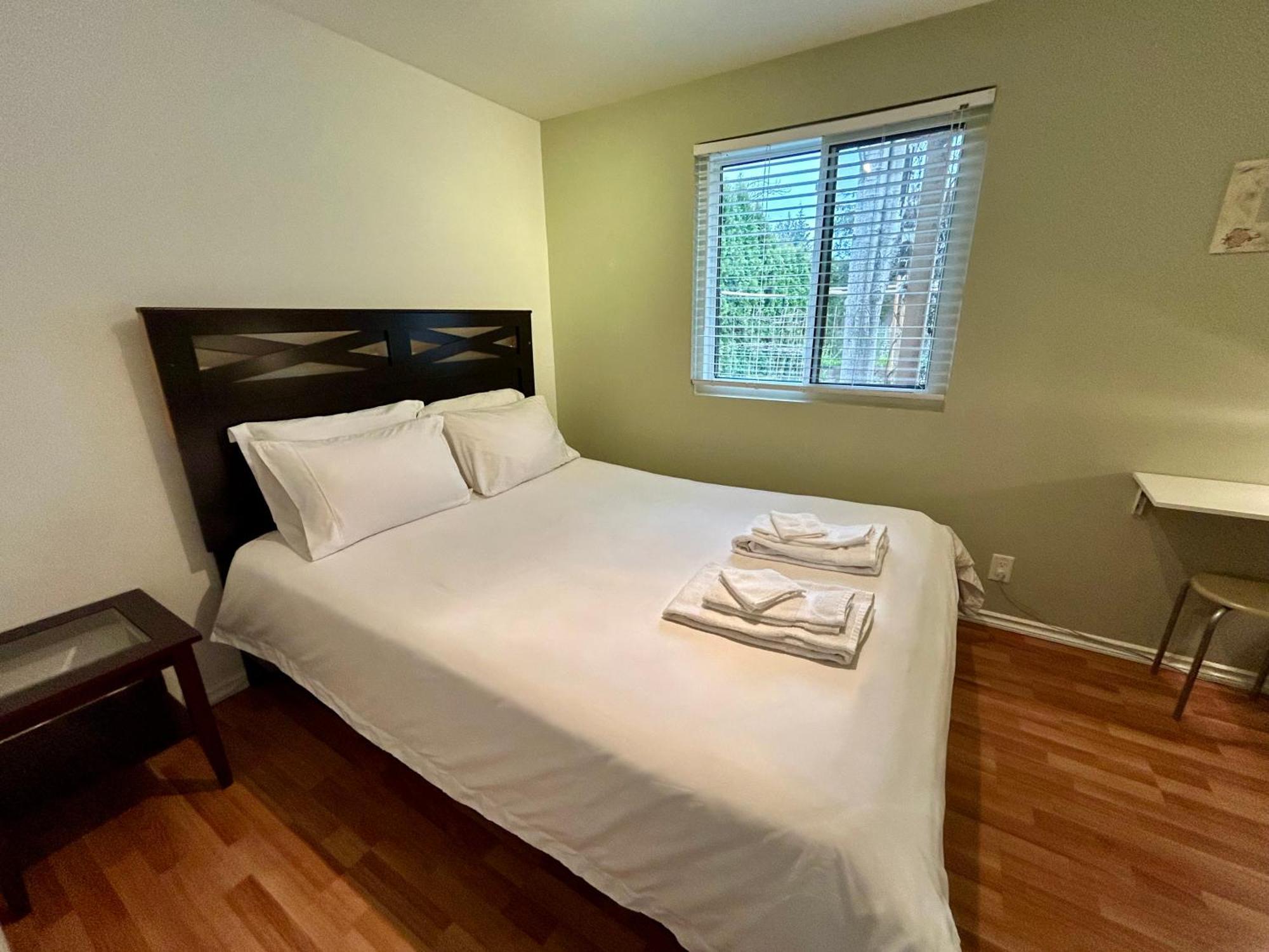 North Nanaimo Gem - Garden-View Room With Private Ensuite 外观 照片
