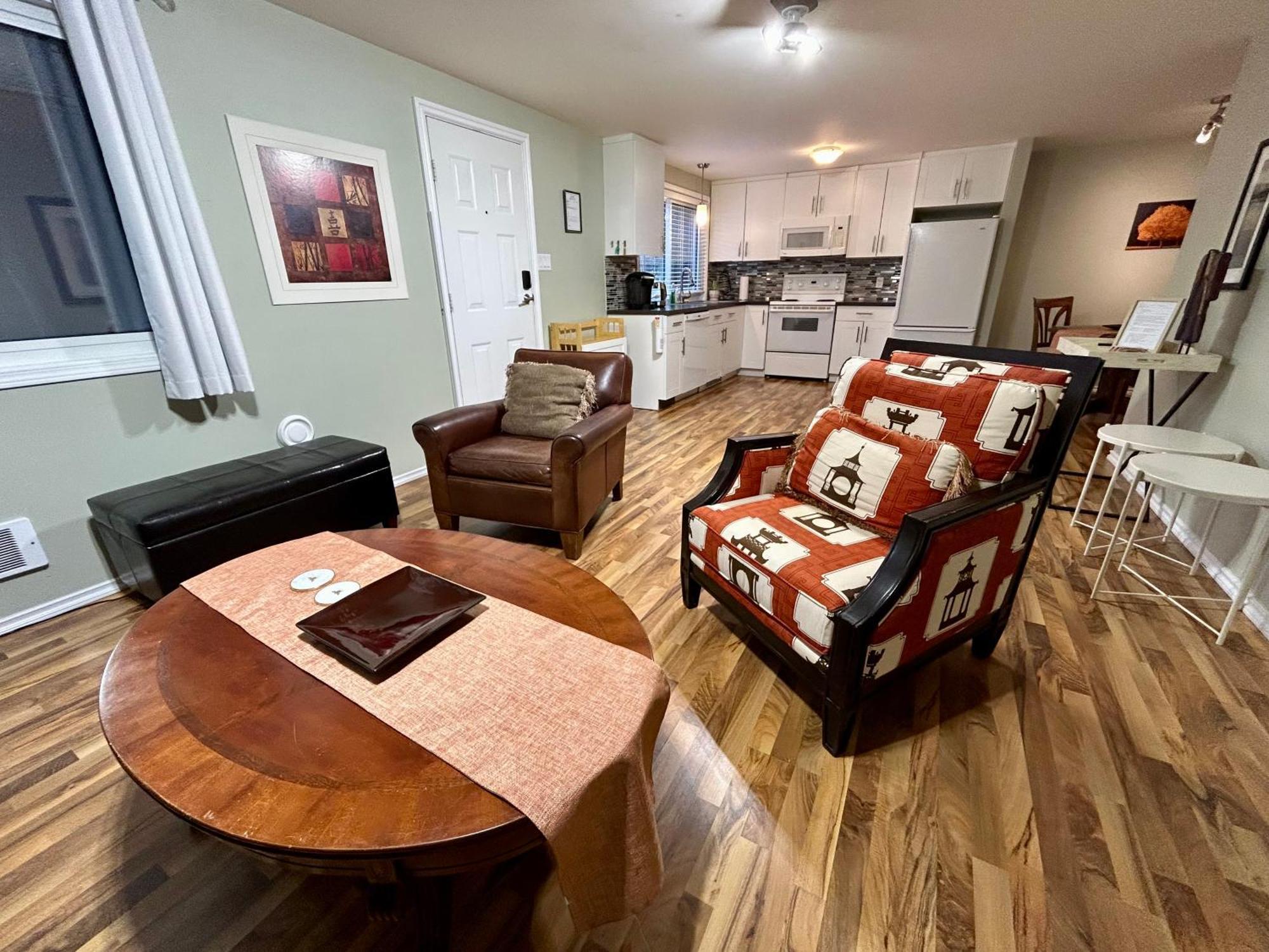 North Nanaimo Gem - Garden-View Room With Private Ensuite 外观 照片